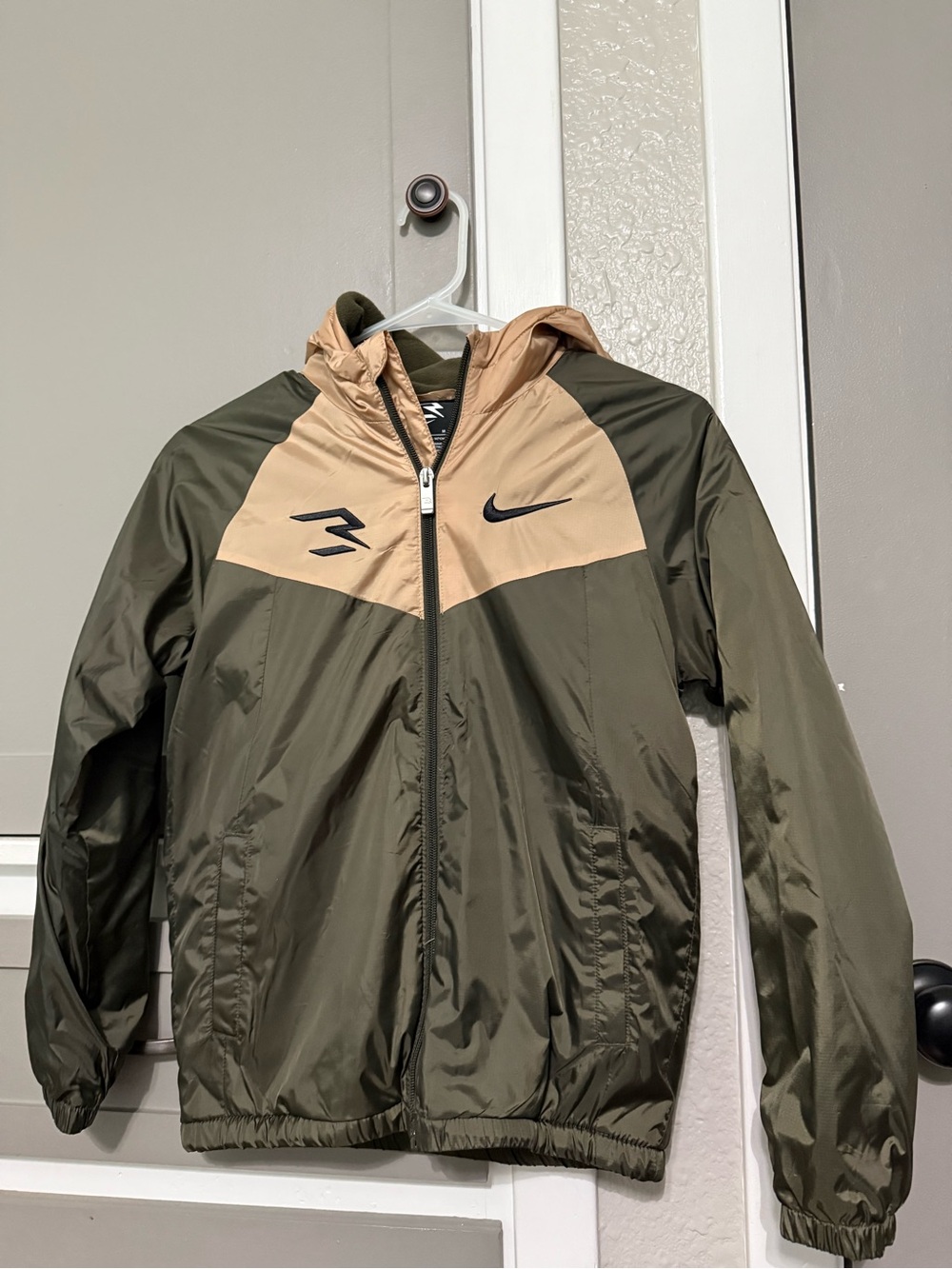 Nike kids Olive & Tan Windbreaker Jacket with Hood MED 10-12